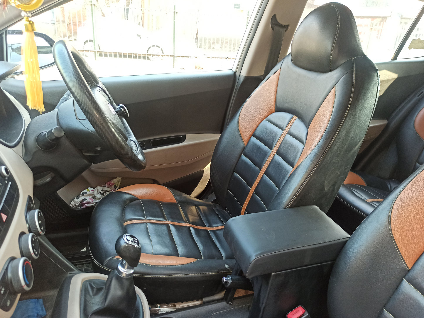 Hyundai Aura & Xcent proper Wooden Armrest Black