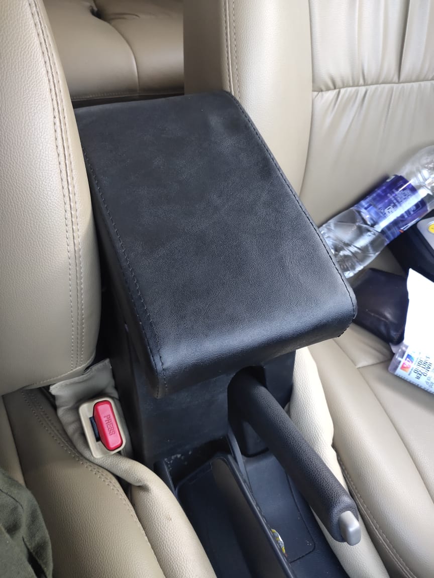 Honda Jazz proper Wooden Armrest Black